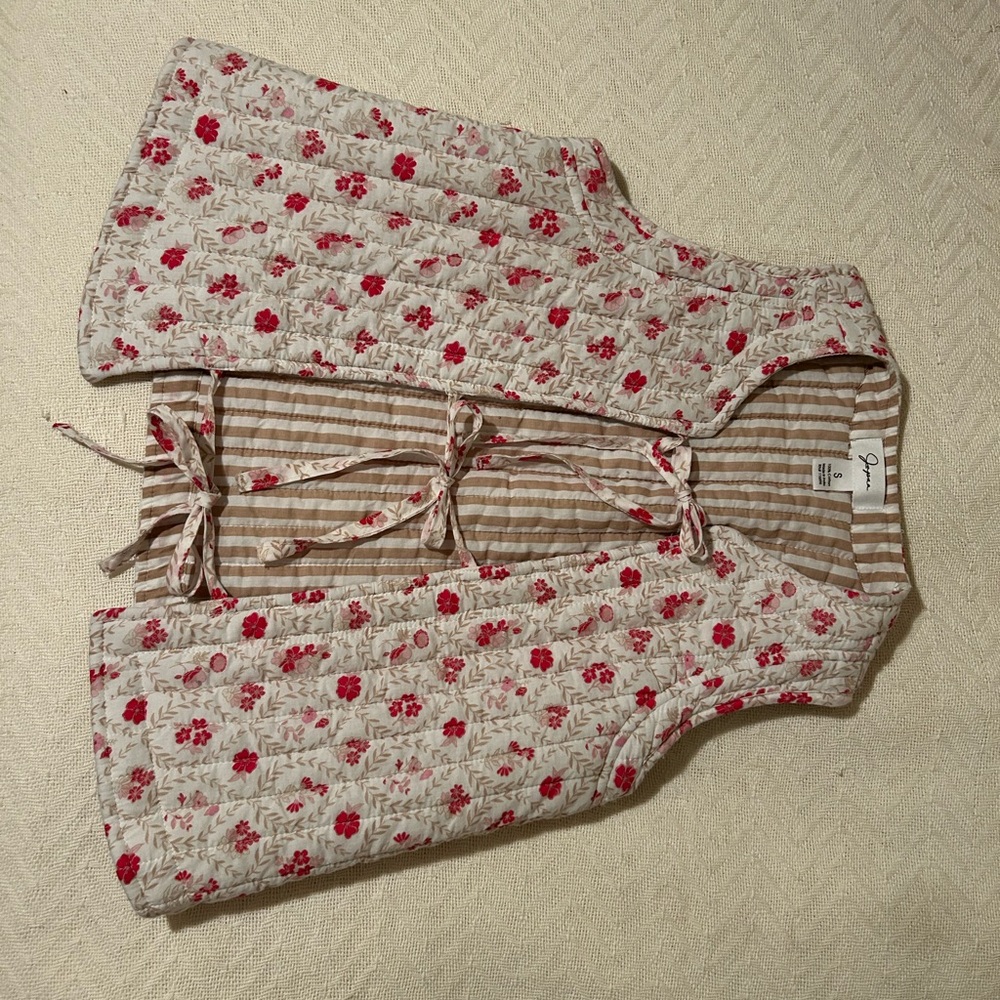Japna Floral Quilted Vest - Red and Cream
